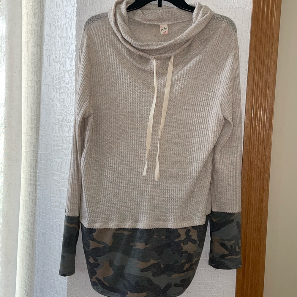 7th Ray | Women’s Long Sleeve Cowl Neck Top | Size: L